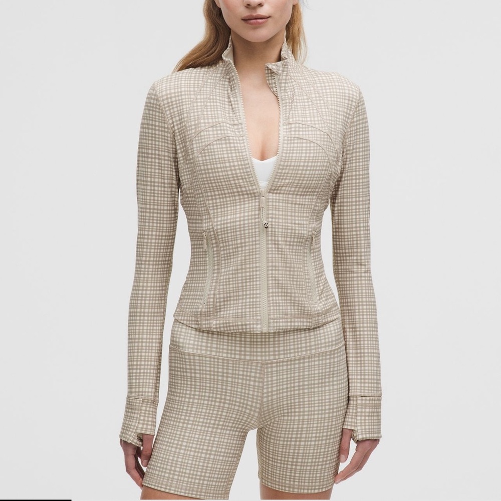 Lululemon Define cropped jacket nulu size 4 ivory